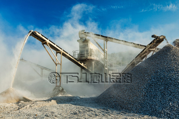 污染嚴(yán)重的制砂生產(chǎn)線 污染嚴(yán)重的制砂生產(chǎn)線