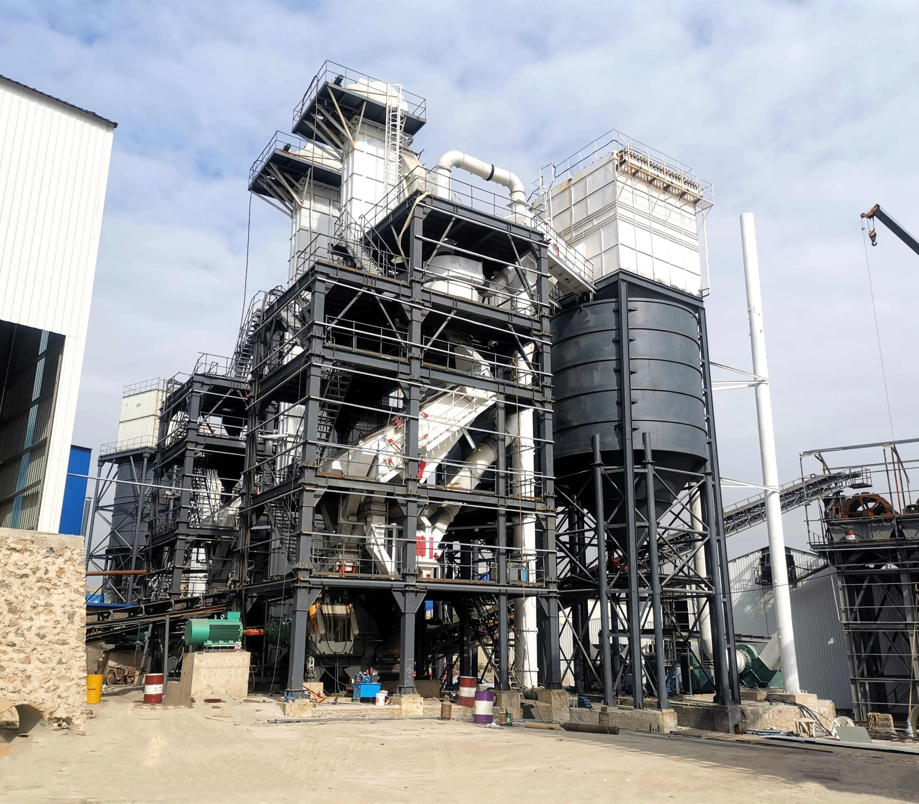 塔樓式制砂生產(chǎn)線（制砂樓），實(shí)現(xiàn)生產(chǎn)空間的最大化利用